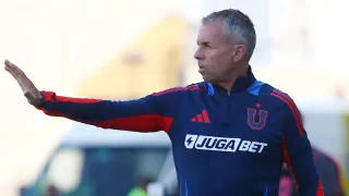Giro inesperado en la U de Chile: el factor que podría acelerar la salida de Gustavo Álvarez