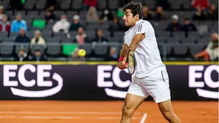 Cristian Garin batalló, pero cayó ante Stefanos Tsitsipas en las semifinales del ATP de Hamburgo