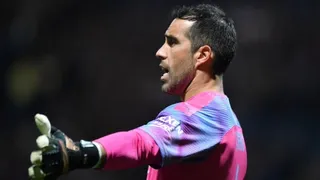 Bravo destacó en el triunfo que instaló a M. City en las semis de la Copa de la Liga de Inglaterra