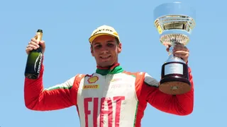 Benjamín Hites cerró la temporada con un triunfo en el Top Race Series de Argentina