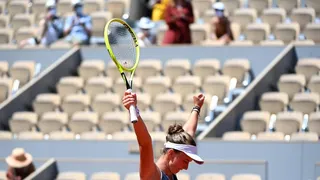 Barbora Krejcikova se instaló en semifinales de Roland Garros con triunfo ante Coco Gauff la joven
