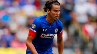 Cruz Azul de Lichnovsky aseguró el liderato en México al vencer a Morelia