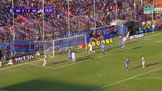 Nery Domínguez salvó a la U al sacar un gol de la línea a Huachipato