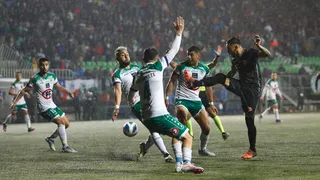 La intensa lluvia no frenó a Puerto Montt que sacó amplia ventaja sobre Copiapó en la liguilla por el ascenso