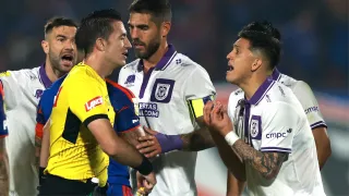 La verdad detrás de la roja a Carrasco: esto le dijo al árbitro el jugador de Concepción