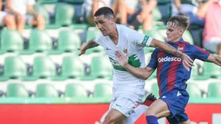 Buenas noticias: Entrenador de Elche le bajó el perfil al cambio de Enzo Roco ante Levante