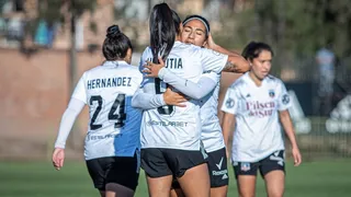 Colo Colo goleó a S. Wanderers y continuó con rendimiento perfecto en el Campeonato Femenino