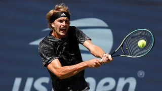 Alexander Zverev venció a Sinner y se citó con Lloyd Harris en cuartos de final del US Open
