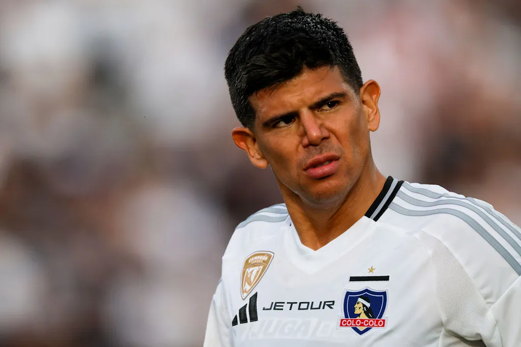 Esteban Pavez seguramente deberá remar desde atrás en Colo Colo este 2026/ © Andrés Pina-Photosport