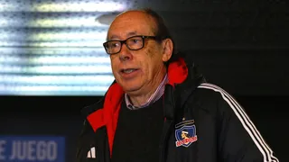 Alfredo Stöhwing “no ha pensado” un posible regreso de Claudio Bravo a Colo Colo