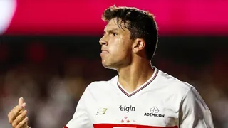 Tapia se sacó la mufa: El chileno anotó su primer gol con Sao Paulo