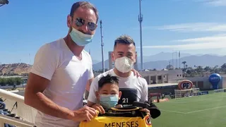 Jean Meneses aprovechó sus vacaciones y fue a apoyar a San Luis ante Deportes Valdivia