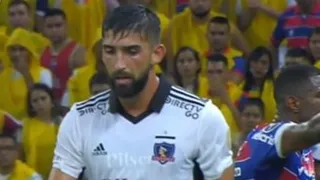 La imprudente infracción de Emiliano Amor que le costó la roja ante Fortaleza en Copa Libertadores