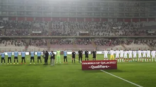 Uruguay y Perú se miden en duelo clave para el destino de Chile en las Clasificatorias