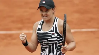 Ashleigh Barty y Marketa Vondrousova luchan por el título femenino de Roland Garros