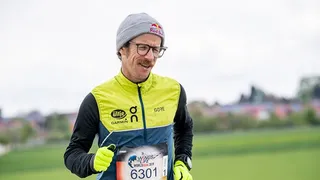 Atleta alemán logró récord mundial tras correr en trotadora 100 kilómetros en menos de siete horas