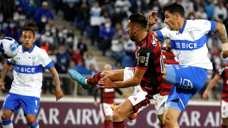 La UC celebró con todo el empate parcial ante Flamengo en San Carlos de Apoquindo