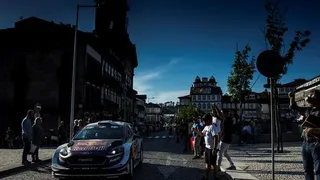 Ogier abandonó el Rally de Portugal y puso en peligro su liderato mundial