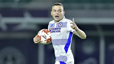 Cruz Azul de Igor Lichnovsky sigue líder en México tras batir a Mazatlán