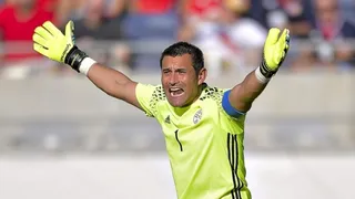 Justo Villar atajó un penal a Sergio Agüero en el triunfo de Paraguay sobre Argentina