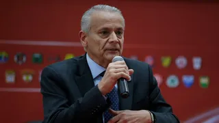 Javier Castrilli, el polémico “sheriff” que fracasó en su plan de renovar el arbitraje chileno