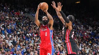 Philadelphia 76ers igualó la serie ante Miami Heat gracias a Embiid y Harden
