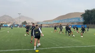 Colo Colo realizó su práctica en Lima: Revisa las imágenes