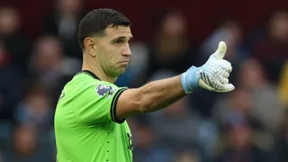 Medio inglés cargó contra “Dibu” Martínez: “Da vergüenza” y “es un idiota”