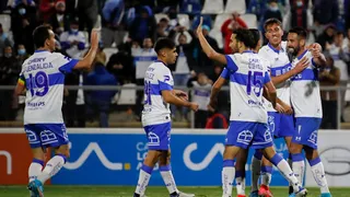 La UC contó con un inspirado Mauricio Isla para golear a San Felipe y avanzar a octavos en la Copa Chile
