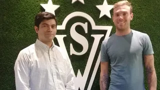 Carlos Rotondi fue presentado como el tercer refuerzo de Santiago Wanderers