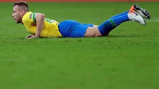 Arthur y Silva entrenaron aparte en práctica de Brasil