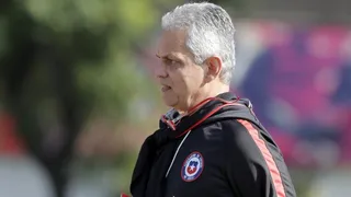 Rueda llegó a Suecia para preparar los amistosos de La Roja