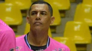 Un árbitro brasileño falleció tras sufrir infarto durante un partido de fútbol sala