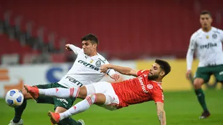 Cometió un penal: Benjamín Kuscevic fue expulsado en triunfo de Palmeiras sobre Inter