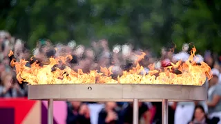 París 2024: Fue detenido un hombre que planeaba una “acción violenta” en el paso de la llama olímpica