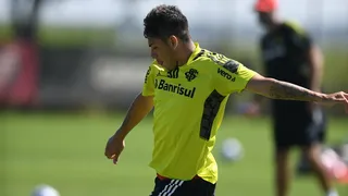 Carlos Palacios recupera la confianza: Anotó un golazo en la práctica de Inter