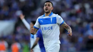 Pese a haber renovado contrato: Daniel González puede partir de U Católica en un sorpresivo trueque