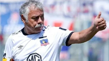 Carlos Caszely: “Piñera debería colocar un par de millones de dólares su cuenta personal”