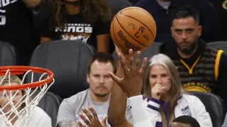 Sacramento venció a los Warriors y alargó su ventaja en los play-offs