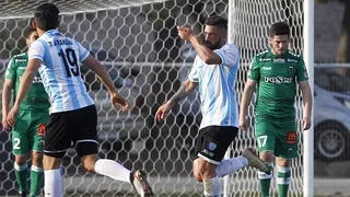 Magallanes doblegó en los minutos finales a Temuco y escapó del fondo en la Primera B