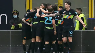 Inter superó a Napoli con aporte de Vidal y estrechó distancias con el liderato de la Serie A