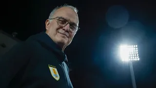 La emotiva reacción de Bielsa al homenaje de hinchas de La Roja