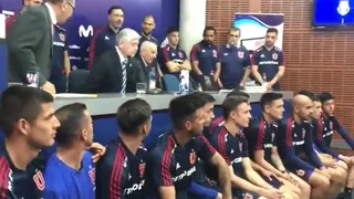 Leonel Sánchez presentó su libro junto al plantel de la U