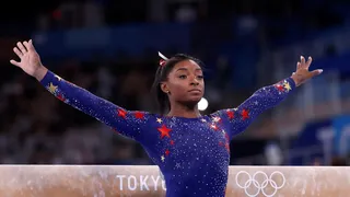 Simone Biles participará en la final de la barra de equilibrios en los Juegos Olímpicos Tokio 2020