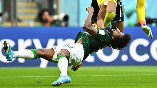 Zaguero de Arabia Saudita Al Shahrani se pierde el resto del Mundial por fractura de mandíbula