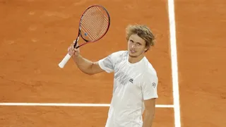 Alexander Zverev batalló cuatro horas para vencer a Pierre-Hugues Herbert en Roland Garros