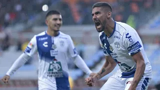 Pachuca de Angelo Sagal aplastó a Necaxa de Matías Fernández
