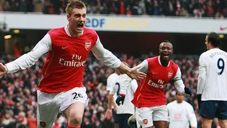 Ex delantero de Arsenal perdió seis millones de euros jugando al póker