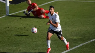 Iván Morales encontró el desahogo con un penal que aventajó a Colo Colo sobre Everton