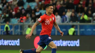 Charles Aránguiz alcanzó a Jorge Valdivia entre los jugadores con más presencias por la Roja